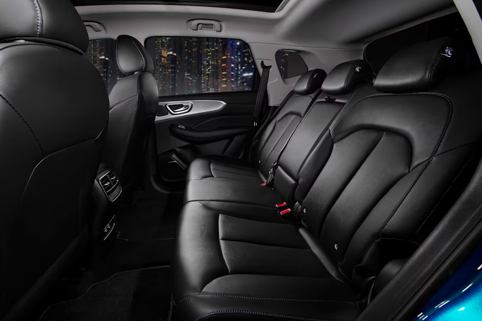 MG5 RX5-2025-Gold-interior02